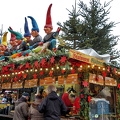 Bratwurst, glühwein and other hot foods (1471 بازدید) Dresden Striezelmarkt stall with great decorations Bratwurst, glühwein and other hot foods